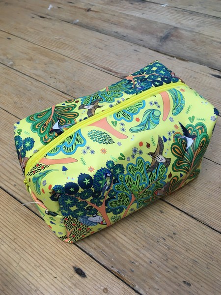Designs by Nicky - Bird Large Washbag Large dbn bird bag