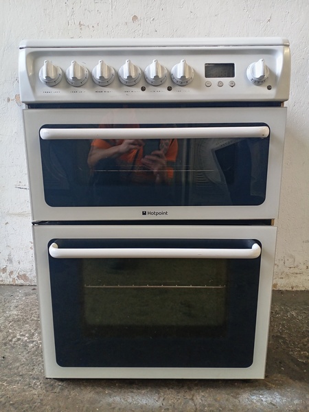 HOTPOINT Freestanding Electric Cooker BEC22881 Large bec22881