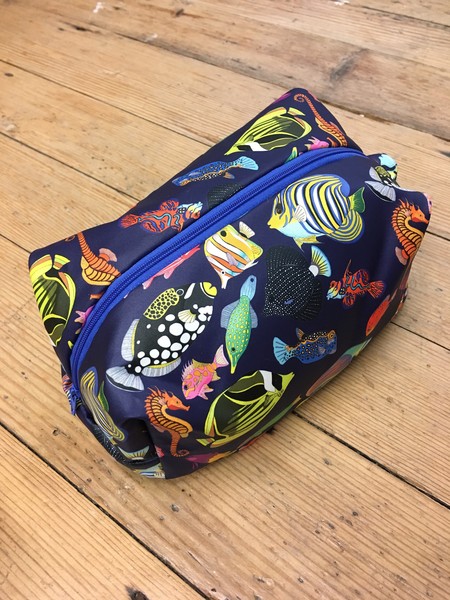 Designs by Nicky - Fish Large Washbag Large dbn fish bag