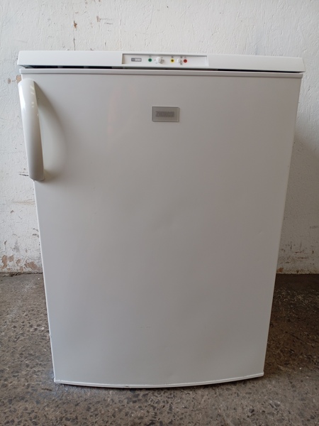 ZANUSSI Under Counter Freezer BRC23252 Large brc23252